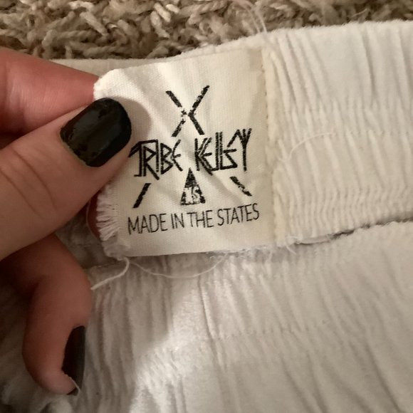 white shorts - Picture 2 of 2